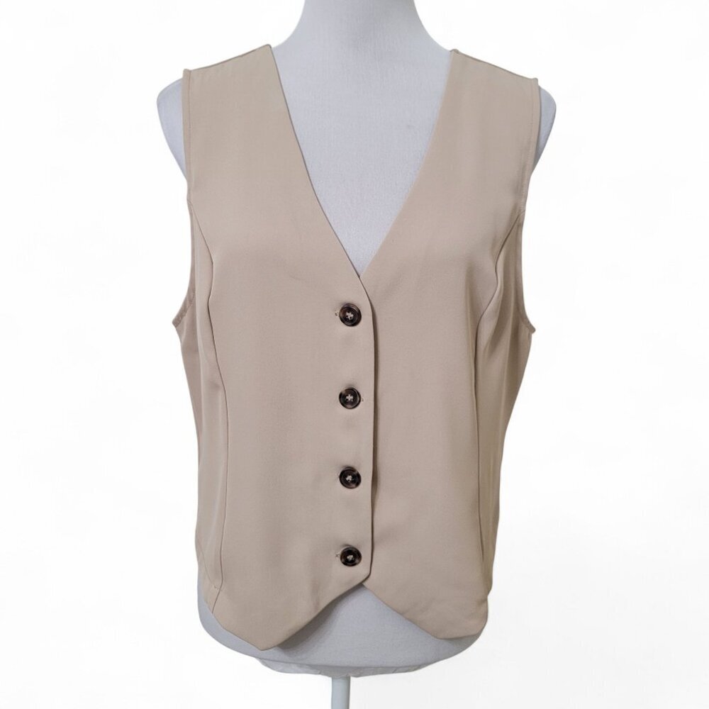 Melloday Size L Tan Button Front Vest.  Excellent Used Condition